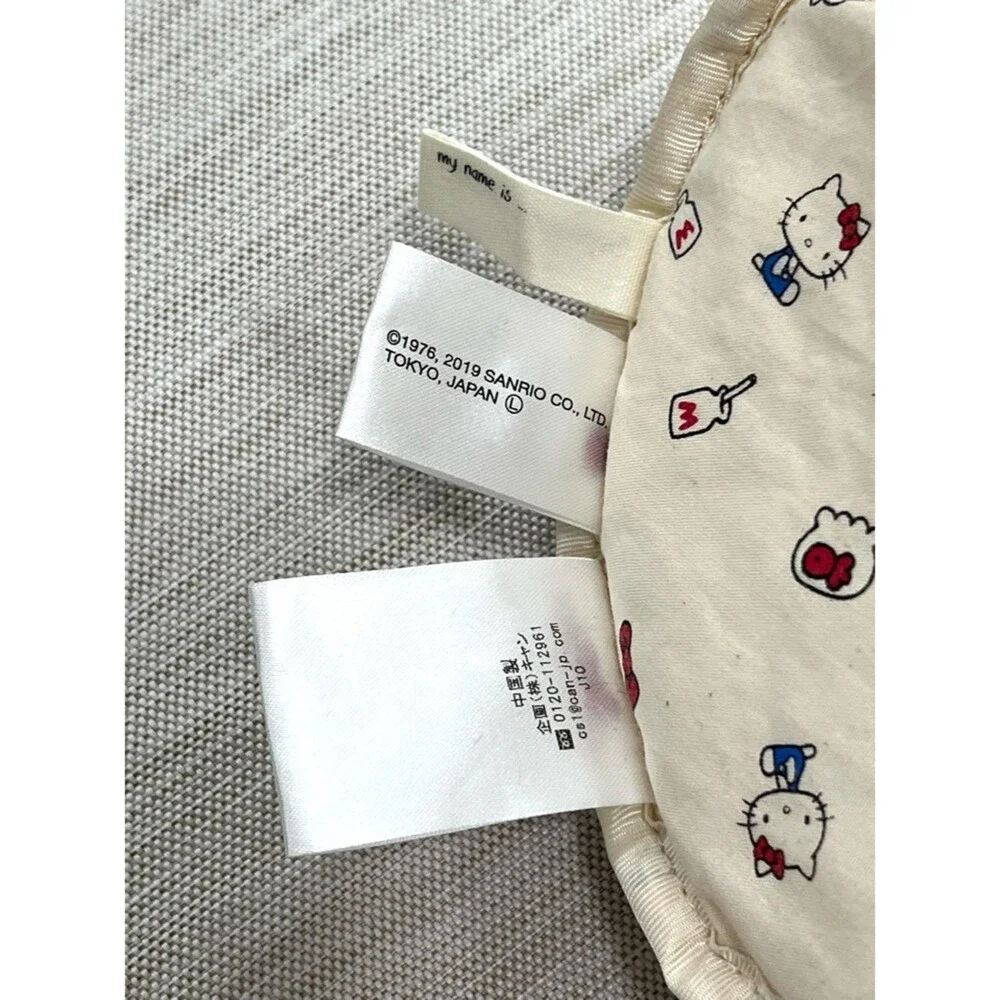 Samansa Mos2 Lagom x Hello Kitty Cream Round Crossbody Bag